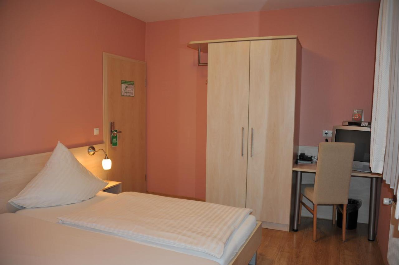 Hotel Martin Limburg an der Lahn Ruang foto