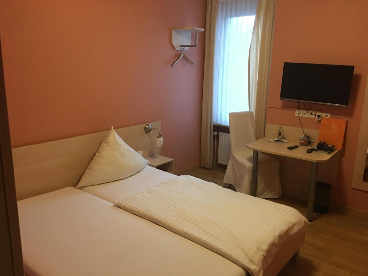 Hotel Martin Limburg an der Lahn Bagian luar foto
