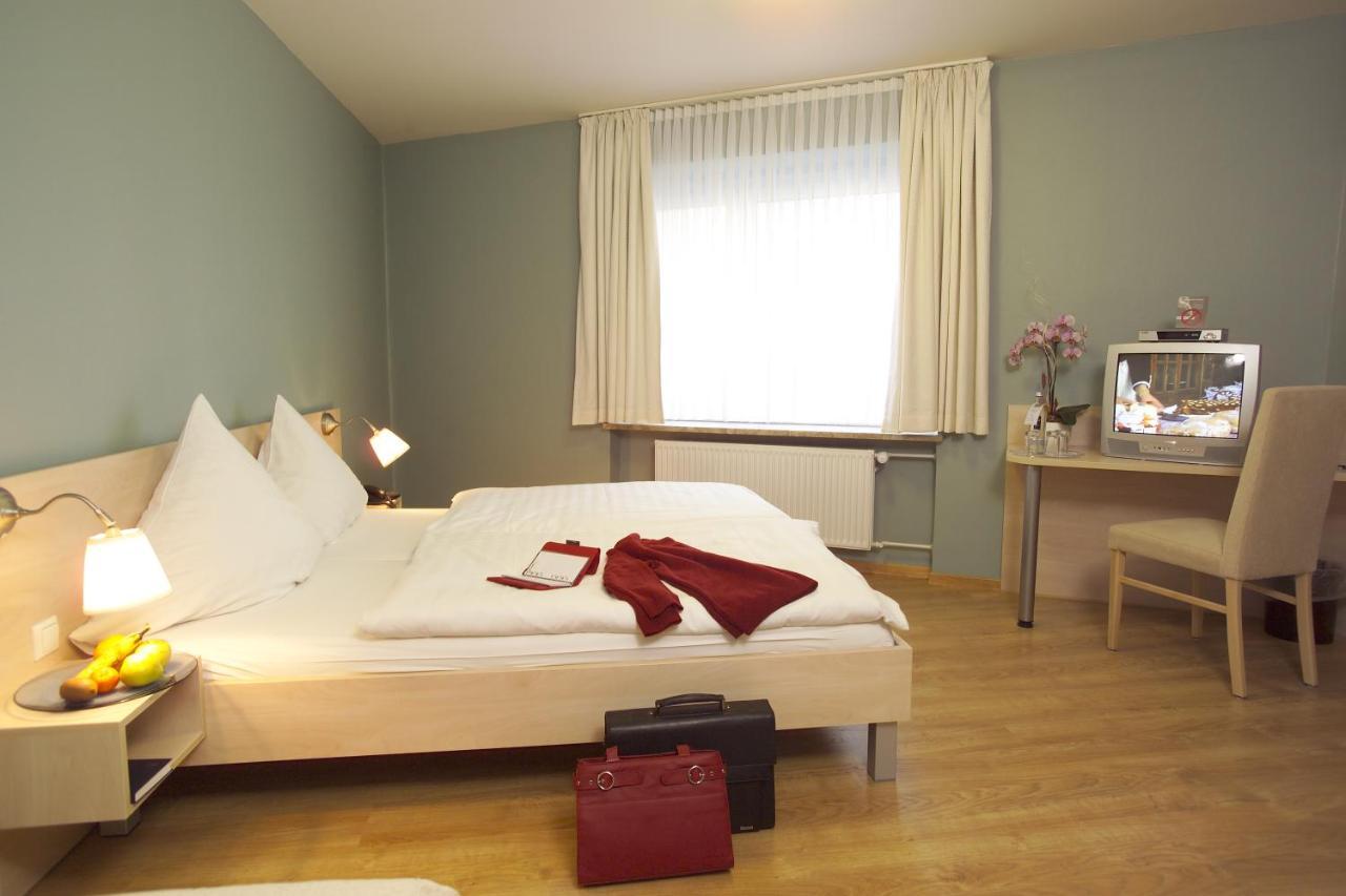 Hotel Martin Limburg an der Lahn Ruang foto
