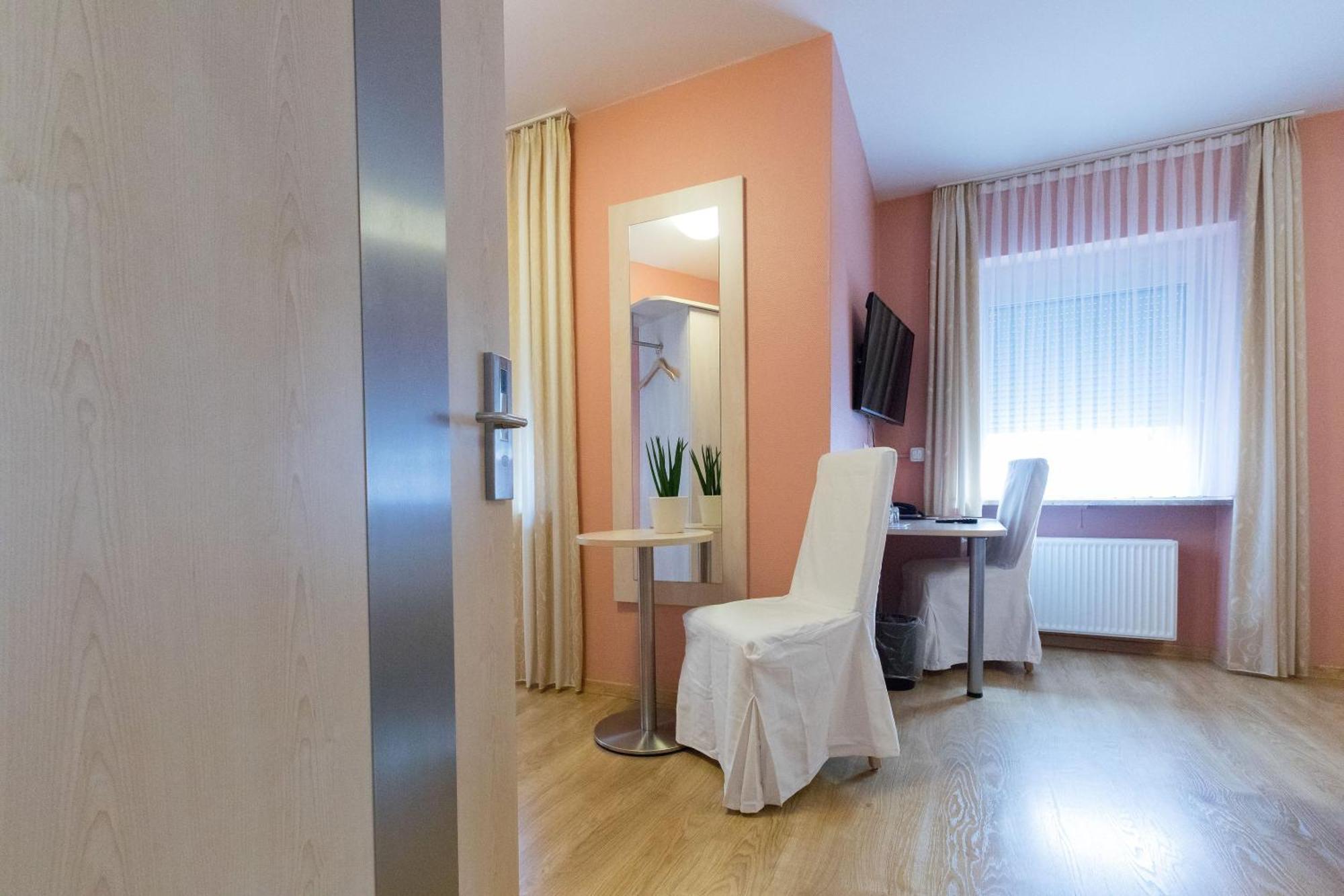 Hotel Martin Limburg an der Lahn Ruang foto