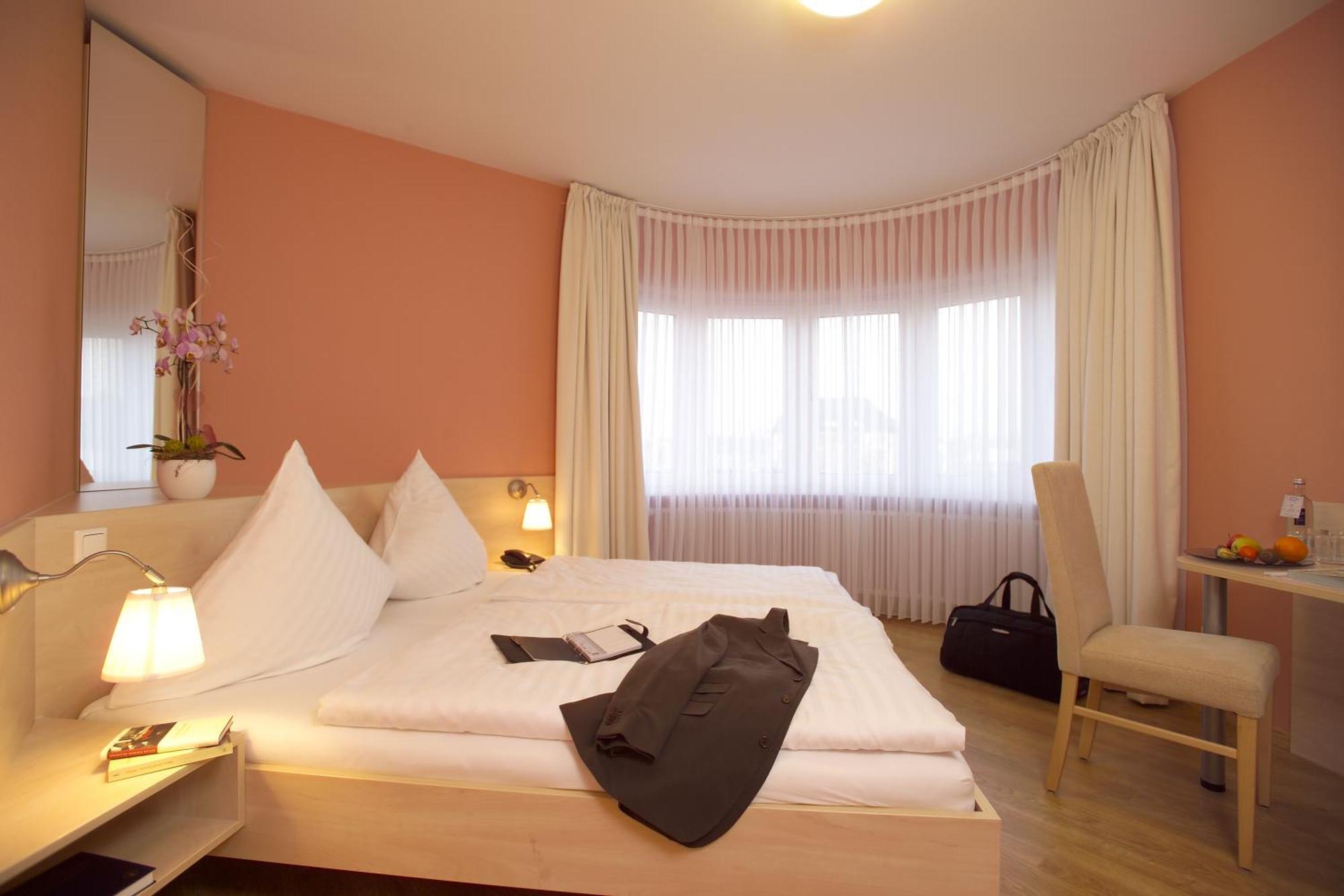 Hotel Martin Limburg an der Lahn Ruang foto