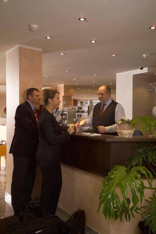 Hotel Martin Limburg an der Lahn Bagian luar foto